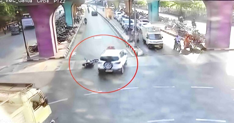 Video : ರೆಡ್ ಸಿಗ್ನಲ್ ಜಂಪ್ ; ವಿರುದ್ಧ ದಿಕ್ಕಿನಲ್ಲಿ ಬರುತ್ತಿದ್ದ ಕಾರಿಗೆ ಡಿಕ್ಕಿ ಹೊಡೆದ ಬೈಕ್‌.