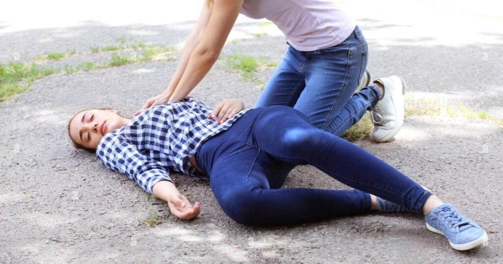 heart attack first aid leaf 1