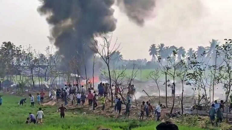 ಭೀಕರ ಸ್ಫೋಟ ದುರಂತ: ಪಟಾಕಿ ಕಾರ್ಖಾನೆಯಲ್ಲಿ 18 ಸಾವು ಶಂಕೆ, ತನಿಖೆಗೆ ಆದೇಶ.!