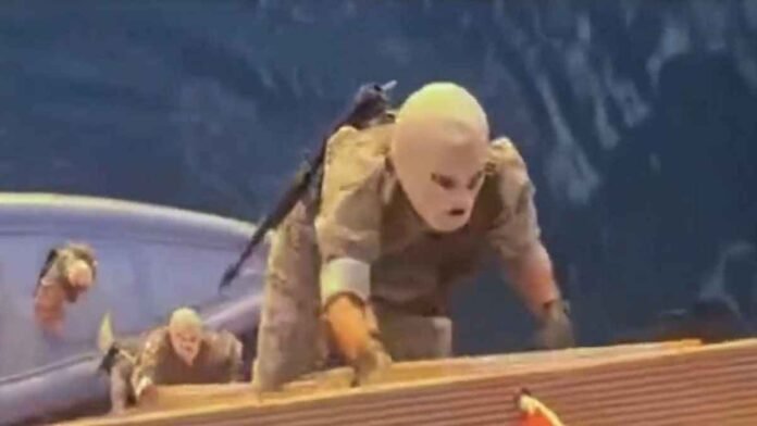 ಭಾರತಕ್ಕೆ ತೆರಳುತ್ತಿದ್ದ ಹಡಗುಗಳನ್ನು ವಶಕ್ಕೆ ಪಡೆದ ಮುಸುಕುದಾರಿಗಳು