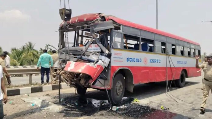 KSRTC ಬಸ್‌ ಲಾರಿಗೆ ಡಿಕ್ಕಿ